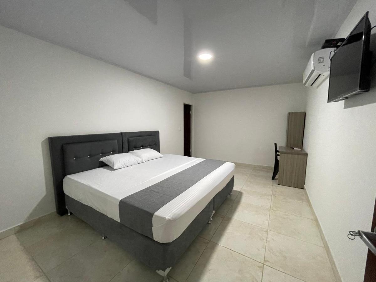 Hotel Neiva Urdaneta Екстер'єр фото